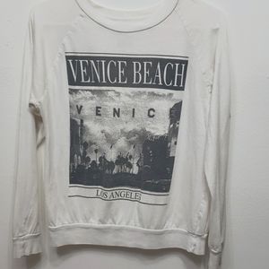 ON FIRE  white long sleve blouse size M.  D6